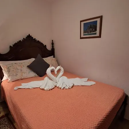 Traditional In * Αλμπουφέιρα